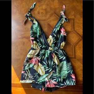 Superdown Tropical Romper